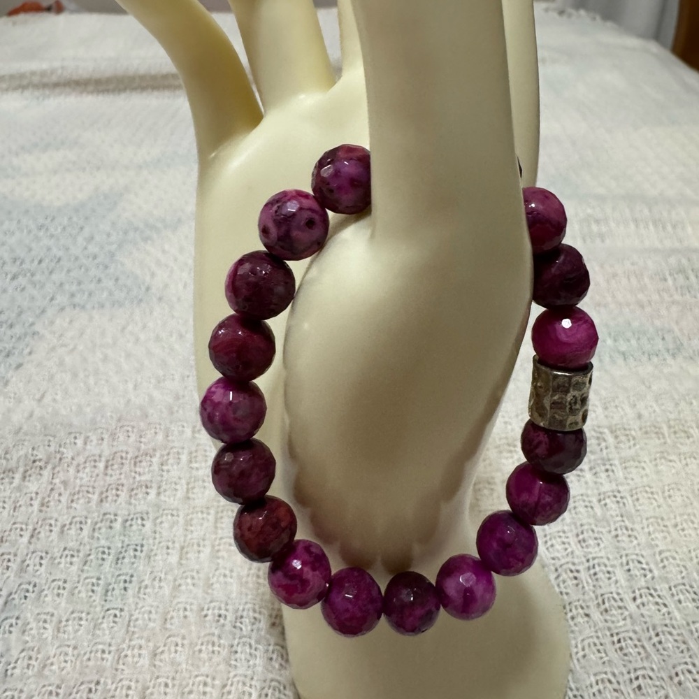 Lula n Lee Woman Vibrant Purple Beaded Stretch Bracelet with Silver Accent